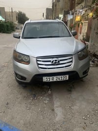 سنتافي ٢٠١٢ وارد امريكي ٧ راكب ضررها باب وجاملغ خلفي السعر ١٢٠ وبيها م...
