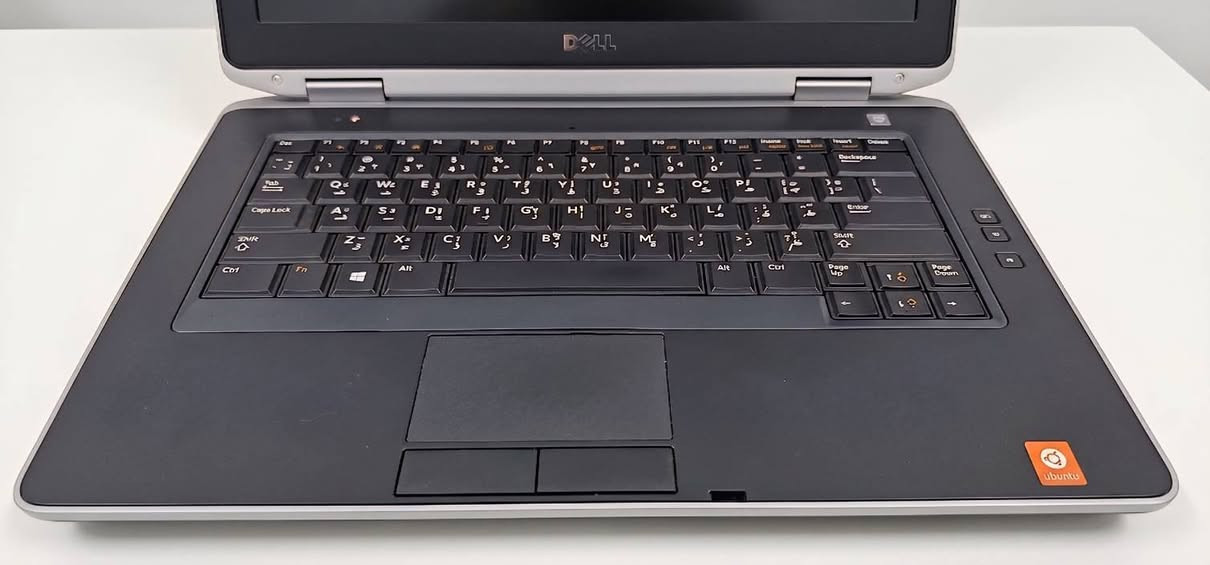 وجبة جديدة لابتوبات DELL

السعر 140 الف بي مجال 
لابتوب DELL
كور اي 7
الجيل الثالث 
الرام 8
الهارد 320
حجم الشاشة 14

شحن يدوم من ساعة الى ساعتين
يصلح للدراسة 
لطلاب الكليات 
و كتابة البحوث 

ملحقات الجهاز شاحنة اصلية مع جنطة هديه 
***********
