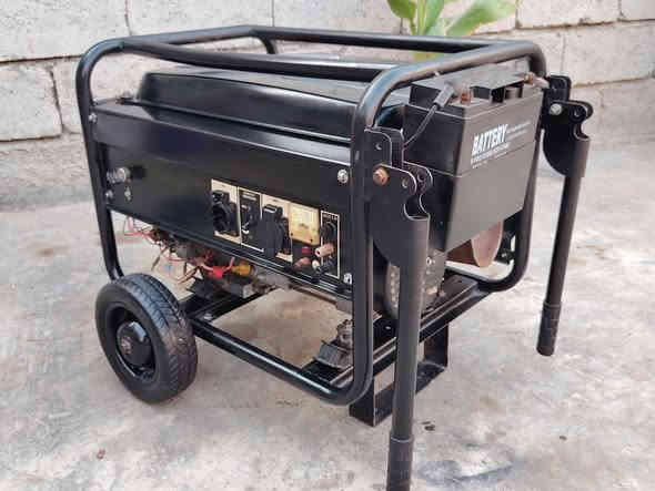 للبيع موالدة استرة كوري 3كيفي 12امبير موالدة جدا💯💯 نضيفه📍 مداخلة اي تصليح 🪛ملف نحاس شغالة وعل فحص سلف وحبل فقط نقص باتري صوت هادأ🏞️🌏 اقتصاديه بصرف البنزين السعر 150 الف الشراي☎️ يتصل المكان بغداد التاجي ***********........ 
*********** يوجد خدمة توصيل🚖🚖 الواتساب🛑🛑🛑 بلخطين مفتوح 🛑🛑🛑🛑🛑🛑
