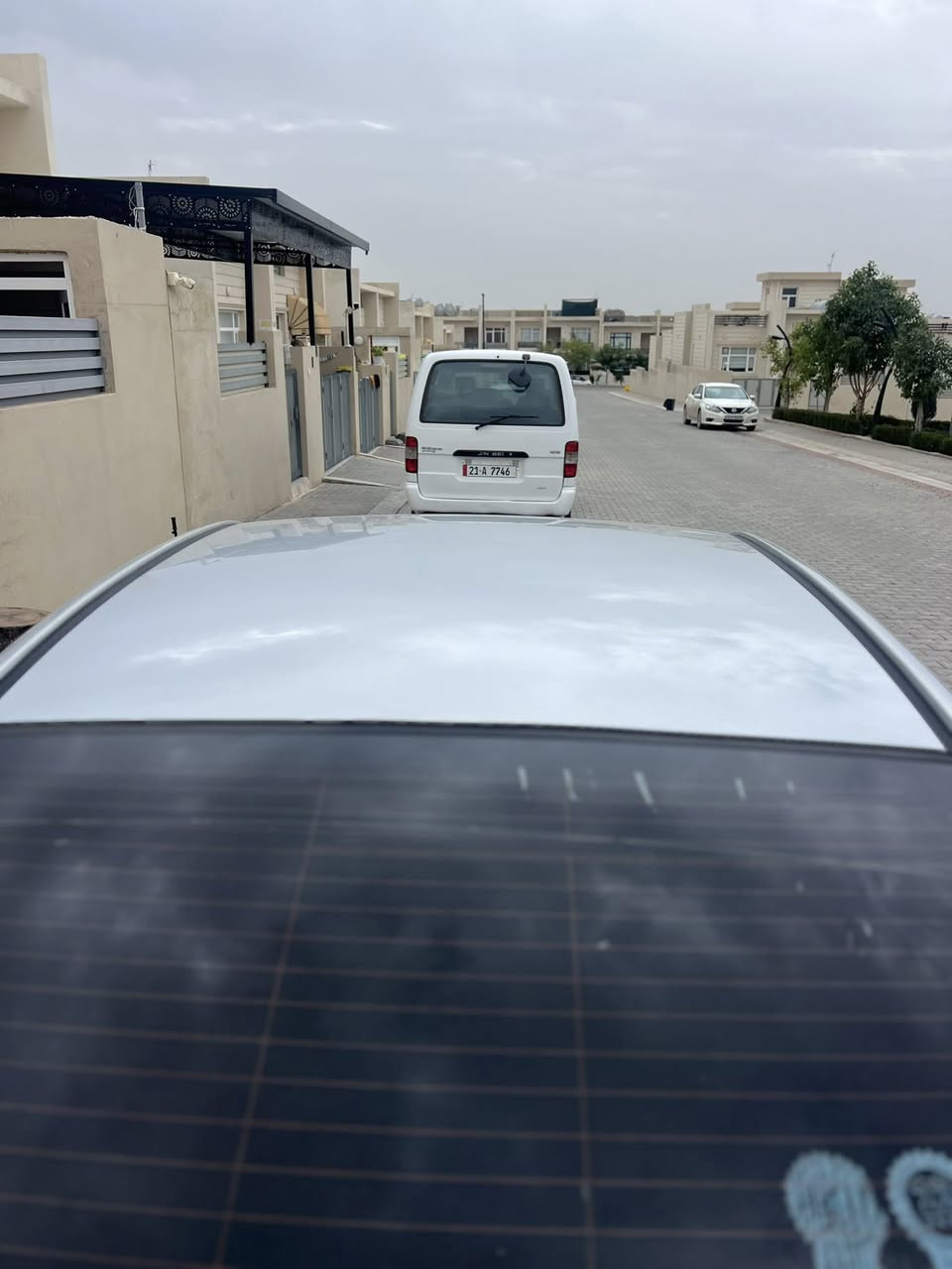 ئەڤانتی بۆ فرۆشتن 
2008
٢٥٠ مەسرفی بوو بۆم تێریتۆ
بەس سڵاید نیە 
مەکینە بچووکی دەکشن بەرز
هەموو شوێنێکی تازەیە
و مەسرف کراوە
لە کەلارم
سعری
51گەڵااا
ئەگەر موشتەری نیت تەلەفوون مەکە لەگەل ڕێزدا…
0777 885 8481
