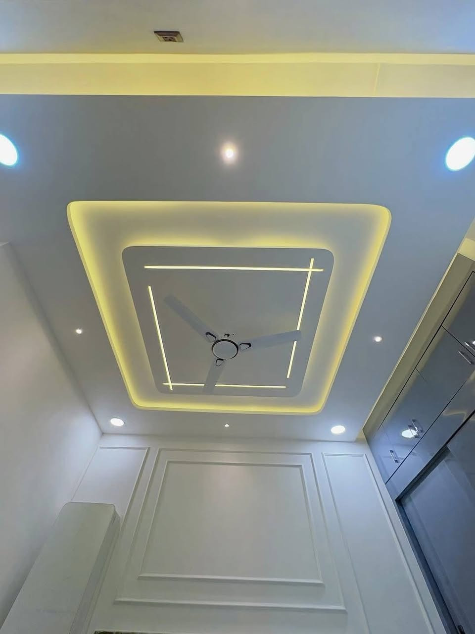 ديكور الجبس بورد هو خيار رائع لإضافة لمسة جمالية إلى منزلك!
اسعارنة غير 🔥🔥


**إذا كنت صاحب هذا الإعلان وتريد حذفه لأي سبب، رجاءا أرسل رسالة إلى الدعم الفني**