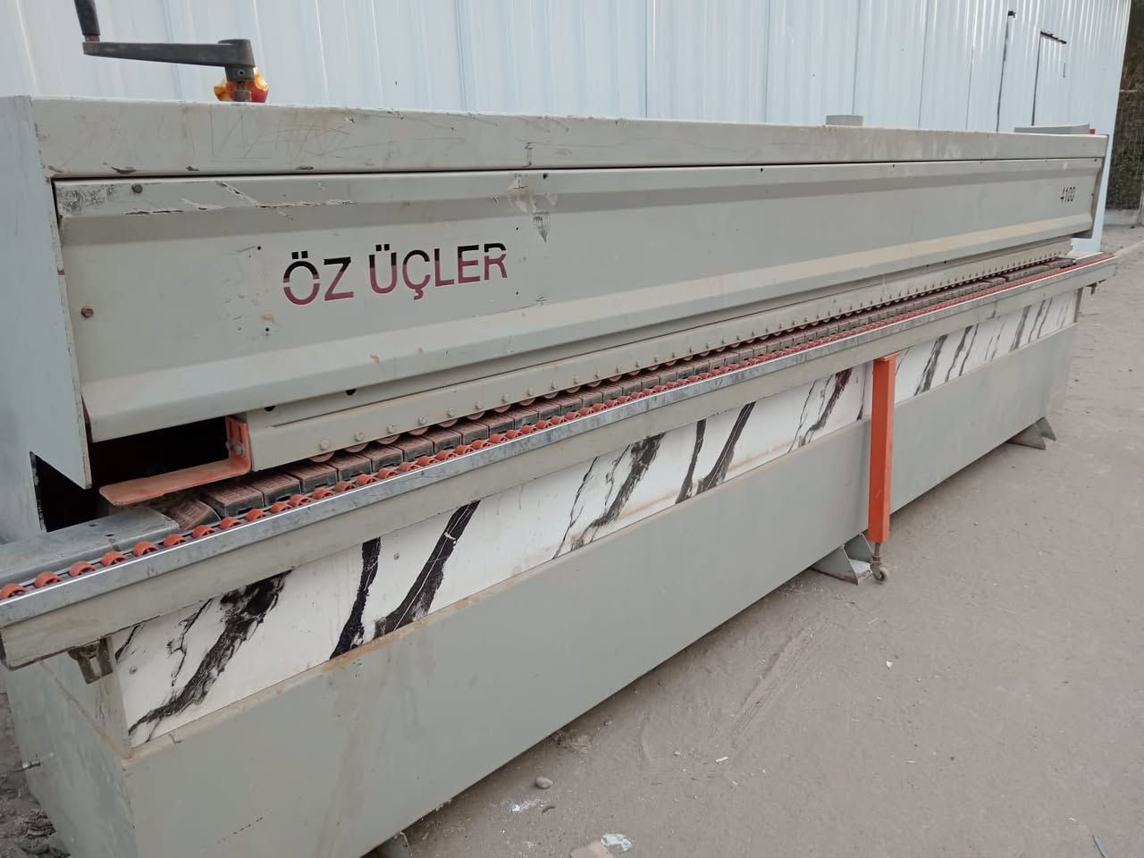 السلام عليكم مكينة شريط pvc اربع مراحل هية  7مراحل بس اني ابيع 4 مكينه نظيفه مكان المكينه بغداد الدورة  للاتصال والاستفسار على الرقم ***********
