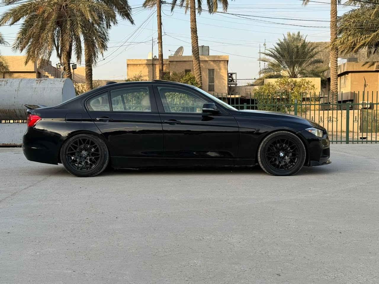بي ام دبليو F30 موديل 2014 حجم 328
رقم بغداد دولي سنويه ورقم وهزه جديد شرط التحويل

سياره جاهزه بدون نقص مال جناي ماشيه 140 الف كليو

حادثها جاملغ وبنيد ارباك دشبول فقط بدون دواخل فقط 

محرك 4 سلندر بلادي كير اوتماتيك كوبره 4 وضعيات قيداه 

محرك وكير وصدرين تخم تاير كهربائيات كلها مكفوله ع الفحص

داخل بيجي ٤ بصمات  سلايد زنون لد خلفي امامي فول للخير
مكان السيارة كربلاء 
الستفسار التصال على رقم (***********)
