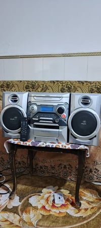 فلبس هولندا • مشغل CD/VCD/MP3 • سماعات ٥٠ واط