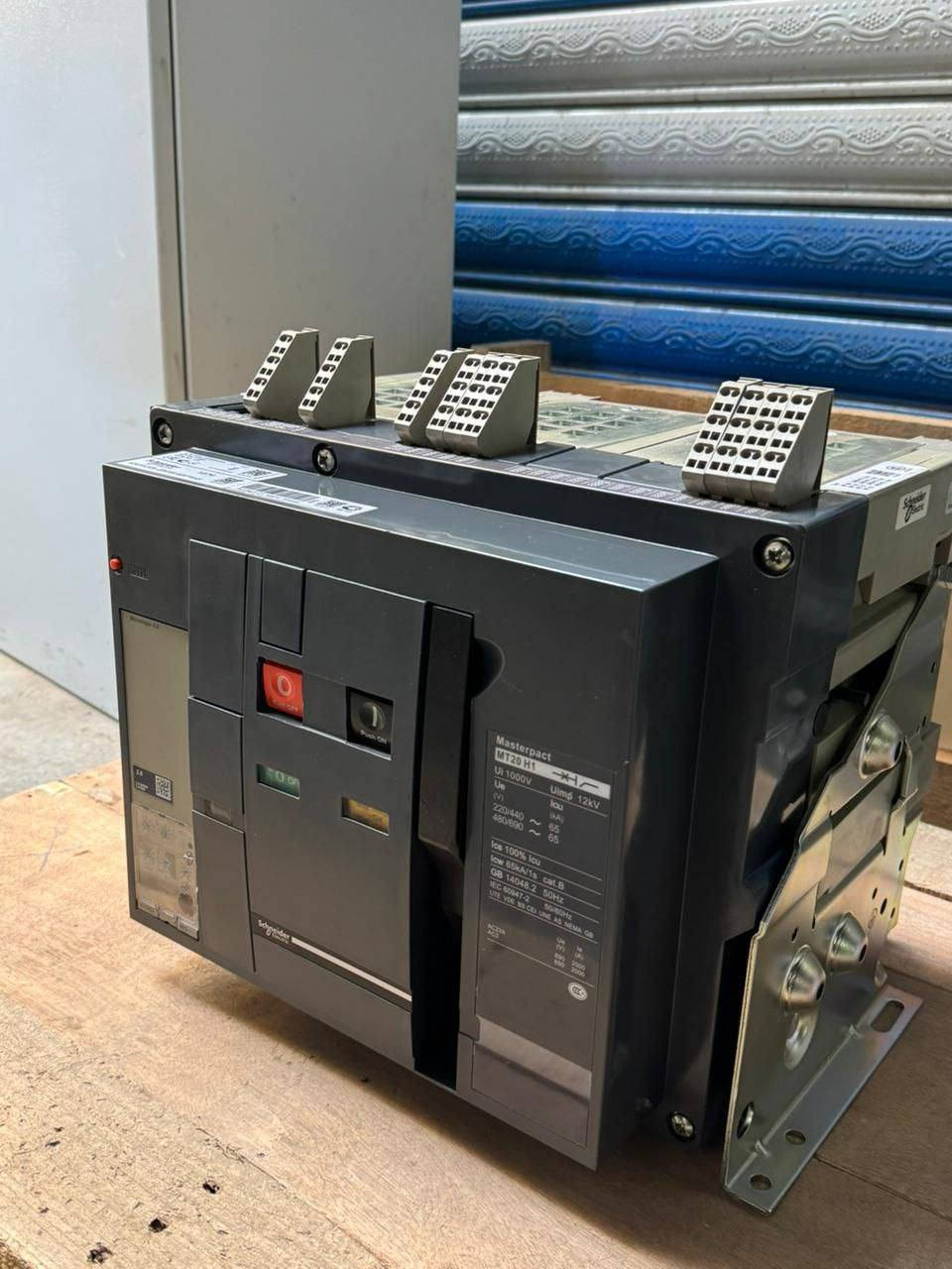 للاستفسار واتساب ::- ***********

السلام عليكم ورحمه الله وبركاته 🌹❤️ 
كل ما هوه جديد من شركه شنايدر متوفر لدينا وبأنسب الاسعار 
خصومات تصل الى 30٪ 🤠 ومع كل طلب هدية 🎁🧳

توصيل لجميع المحافظات 🚚🚛 
(متوفر جديد وكاله شنايدر مع شهادة منشأ) 🇫🇷
 ( متوفر باله داخل كارتون بسعر المستعمل ) 🇫🇷
اكثر من هيج ماكو 😬😁🫶👷
للطلب والاستفسار واتساب -- *********** 📱🖥️📞
