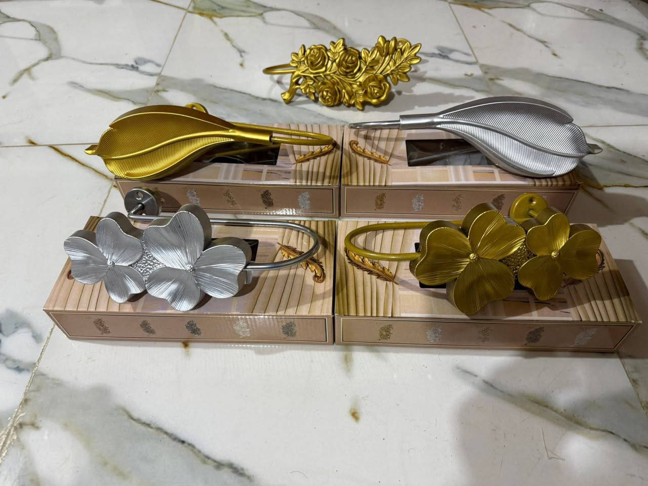 اكسسوارات ستائر جميله وحصريه 😎😎

***********
