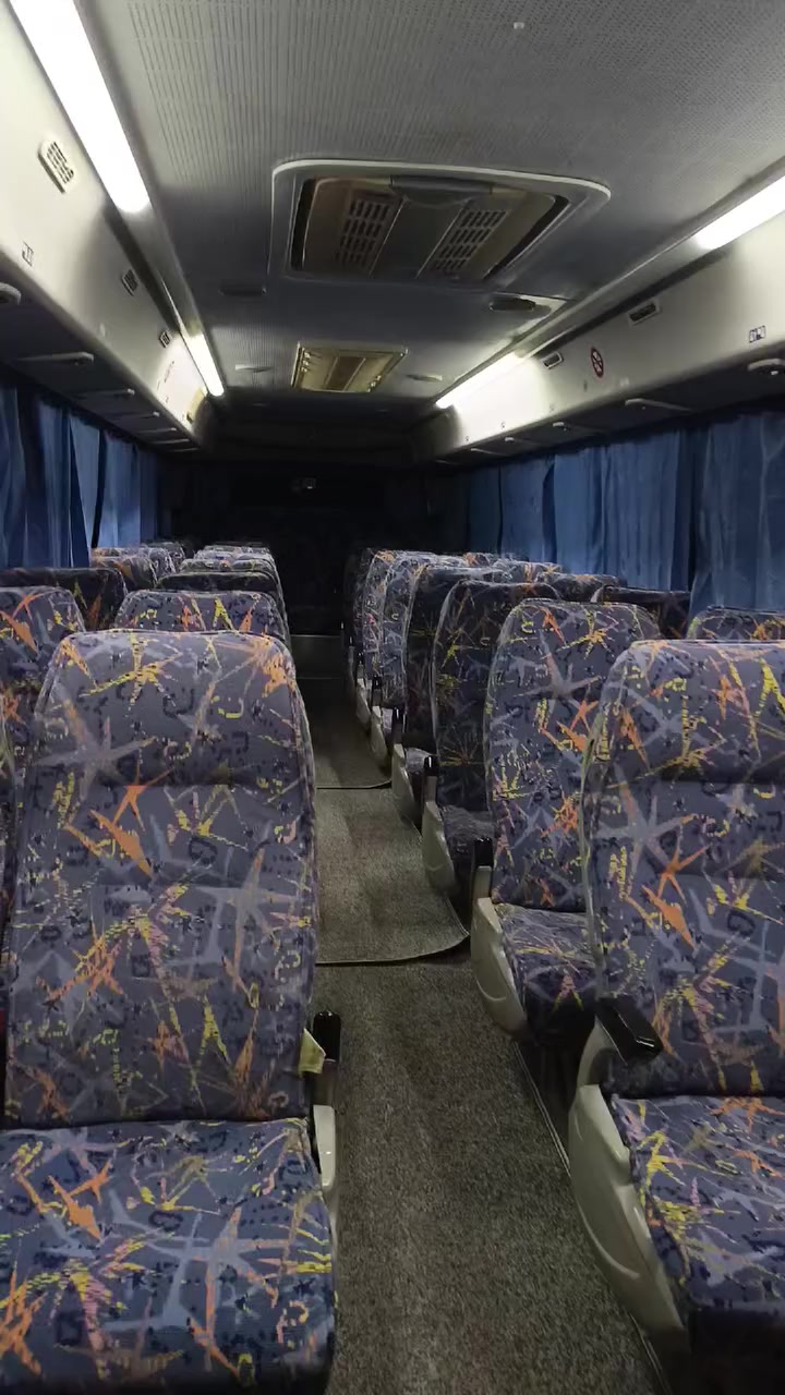 السلام عليكم باص هايكر ٢٠١٦ للبيع سيارة ٣٦ راكب صارت ٣٩ بعد الاضافة جاهزة تخم تاير وتخم بردات و اضافة منظومة هواء مع جك هواء وادريل هواء واضافة قاعدة سبير مع الاسبير اسفل مقدمة السيارة واضافة كشن سائق هواء وكشن سكن قرب باب الصعود واضافة كشن عبري نفرين اصلي قرب باب الطوارى واضافة شاشه للعبرية حجم ٣٢ وشاشة اندرويد للسائق مع دمام وتشغيل كل سماعات السيارة وريمونت لفتح وغلق باب السيارة مع هورن براد ... العنوان البصرة خور الزبير مجمع البترو السكني للاستفسار الاتصال على ***********  او ***********
السعر 260 ورقة والشراي يجي ويدلل بكل خطوة الف هلا
