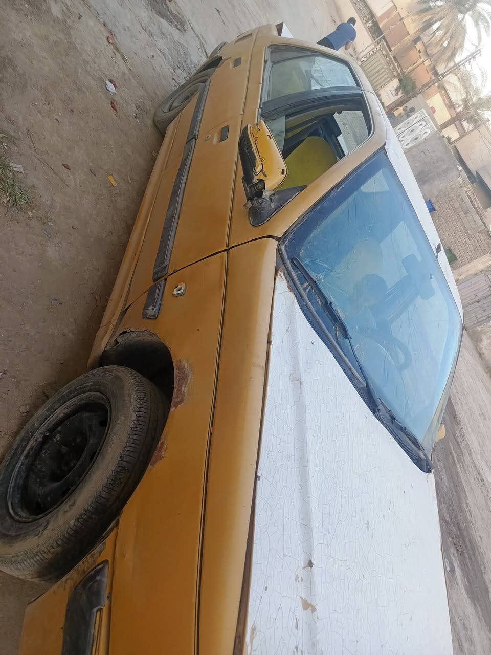 سلام عليكم سياره للبيع سنويه ضايعه سنويه بيها استنساخ راعيها موجود بل حله تحويل ثاني يوم سياره طافيه السعر 10 وبيها مجال لاتصال على الرقم *********** سياره بارص

