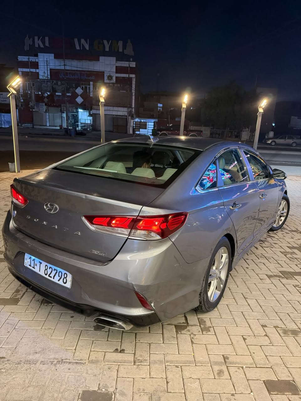 سلام عليكم
 سوناتا 2018.       سعر 125 وبيها مجال 
 امريكي فول مواصفات عده فتحه بغداد نكليزي تحويل مباشر 
ماشيه76 جديده وجاهزه مكينه 2400 مامفتوحه حادثها بنيد وجاملغ بدون اي ضرر داخلي سياره بصمه ترحيب شاير بالمري رادار وبعد مواصفات بيها مكاني ديوانيه حي الجامعه 
الاستفسار تصال***********
