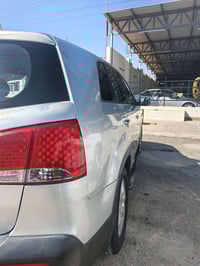 سورنتو للبيع مصبوغة عام خارج العراق ٢٠١٢ محرك ٤ 07860447636