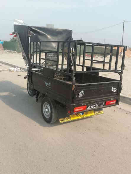 سلام عليكم ستوته جمره صقر للبيع موديل 2023 كهربايات كلئ شغالئ جديده اخت الزيرو مكفولئ من شخط ولحيم ركبه مكفوله محرك مكفول نكره سلف نقطت لحيم مابيه تايرات جددد جوبلس كهربايات كلئ شغالئ سعر 1850مكاني بغداد ***********
