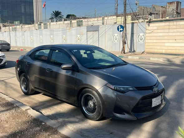 سلام عليكم
كورلا LE ٢٠١٩
السيارة بغداد باسمي حائز اول
السيارة مال بيت 
مواصفات معروفة 
من تحكمات الى شاشة وبقية الامور

البچم كبس
والحادث  باب الراكب مبي دواخل
والسيارة نظيفة وع ايدي ودهنها كلة موتل اصلي 
ومصروف عليها 
مكانها بغداد ساحة مظفر

❗️ سعر ١٤٣ ورقة وبيها مجال

***********
