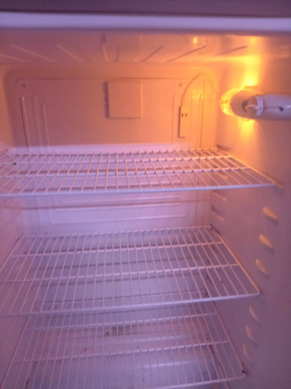 ثلاجه للبيع جديده حجم 17 كبيره
بغداد البياع شرطه الخامسه‏‪***********‬‏
