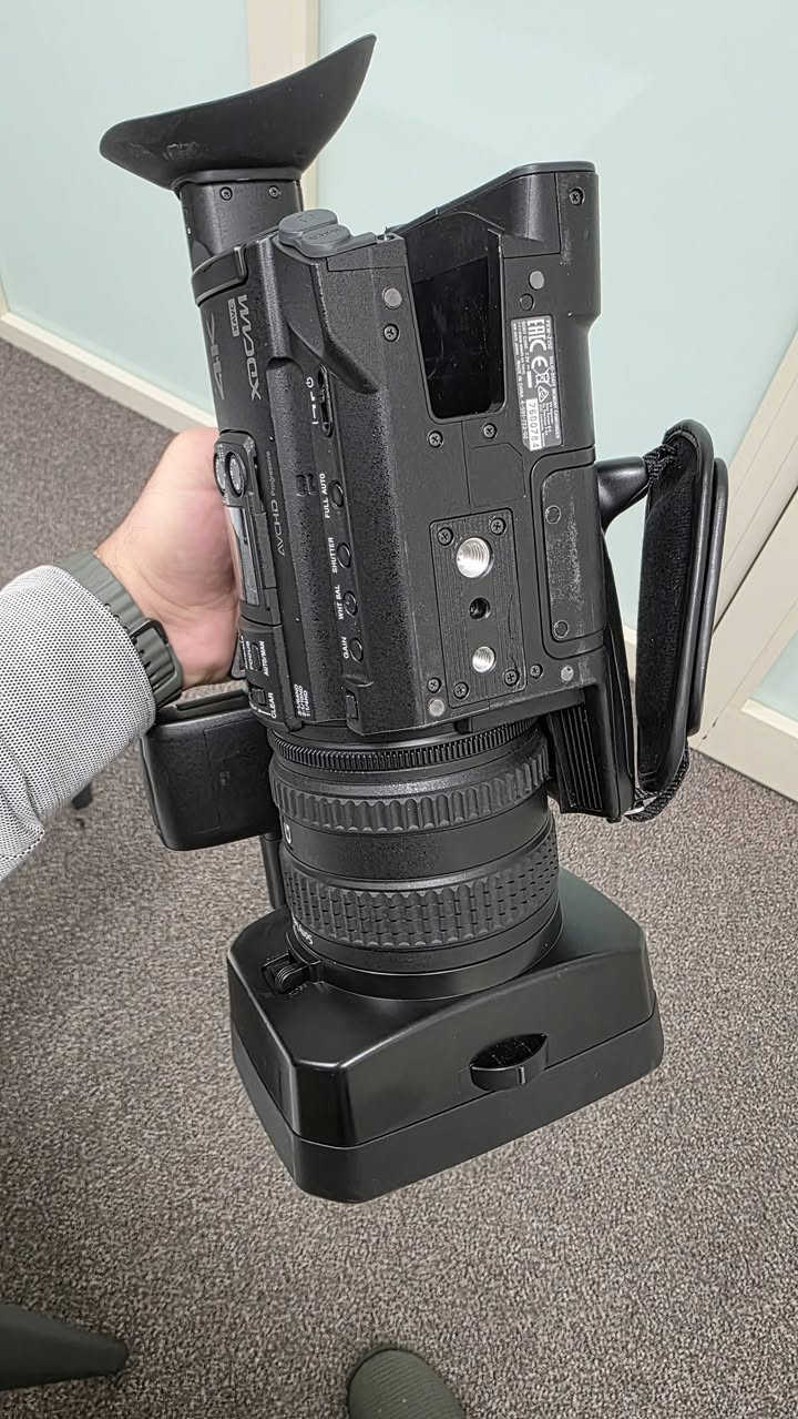 کامێرای Sony PXW-Z150
4K UHD و Full HD بە خێرایی 120fps (بۆ سڵۆ مۆشن).
 1.0-type Exmor RS CMOS بۆ وێنەی ڕوون تەنانەت لە ڕووناكی کەمدا.
12x ئۆپتیکاڵ زۆم (تا 24x بە کوالێتی بەرز).

نرخ 18 وەڕەقە
7502015251


**إذا كنت صاحب هذا الإعلان وتريد حذفه لأي سبب، رجاءا أرسل رسالة إلى الدعم الفني**