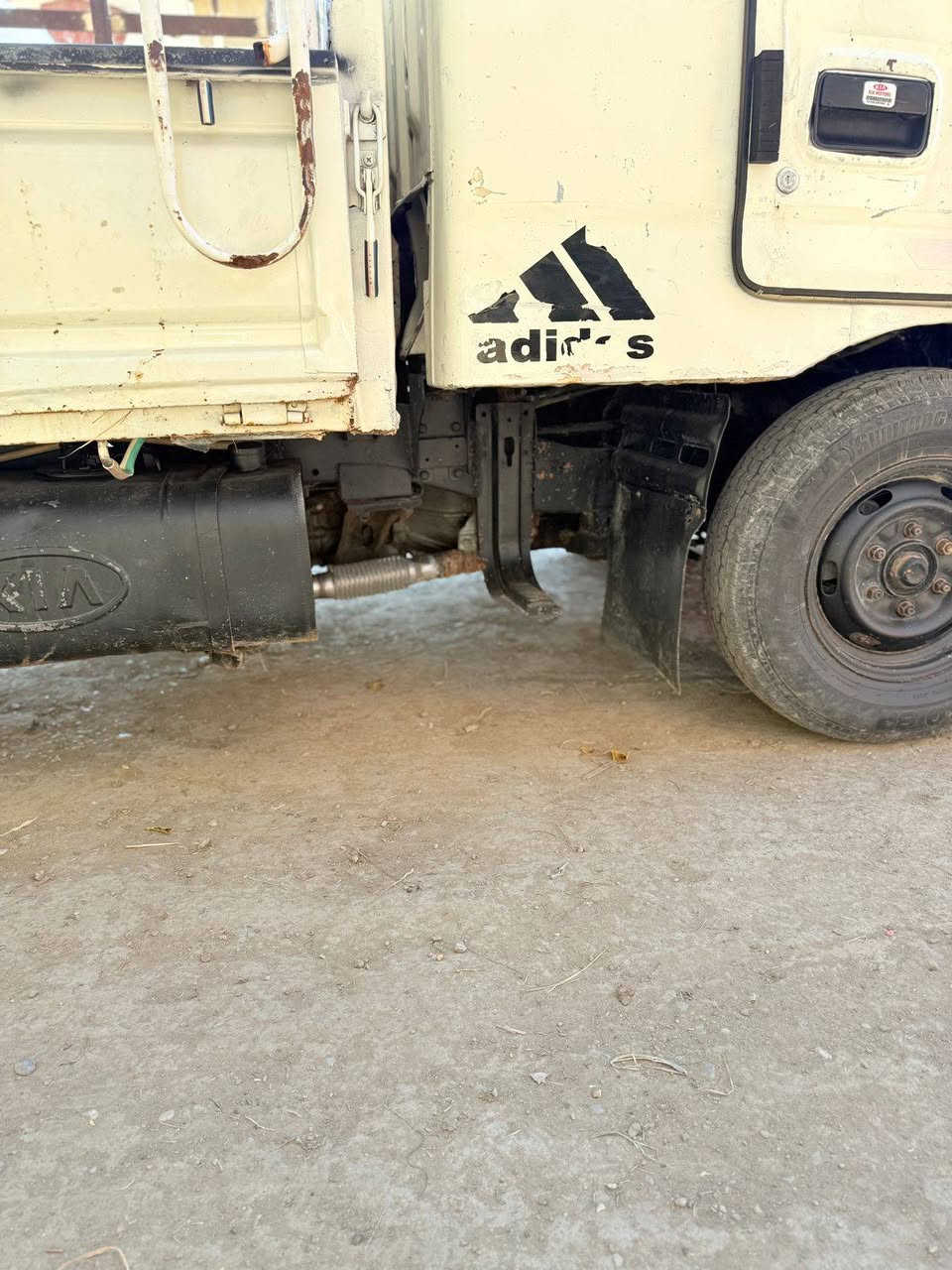 كيا منغولي جاهزة بحال جيدة  محرك اكسل صدر كهربائيات كله شرط السيارة بدون ارقام ا  سعر ٣٣ ورقة وبيها مجال للاستفسار الاتصال على الرقم  ***********
