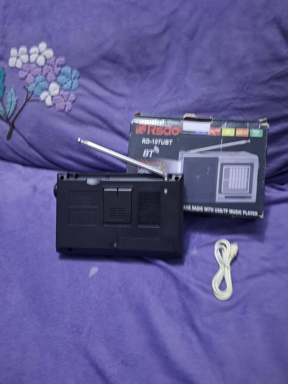 السلام عليكم للبيع راديو ٨ موجات مع موجه FM ويشغل رام وفلاش ويكنك عالموبايل نظيف السعر ٢٠ الف للاتصال *********** 
***********
