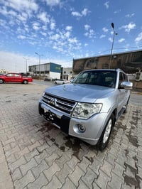 باجيرو 2010 حبتور فول مواصفات  سياره شرط ماشيه 110 شرط جديده  ونضيفه و...