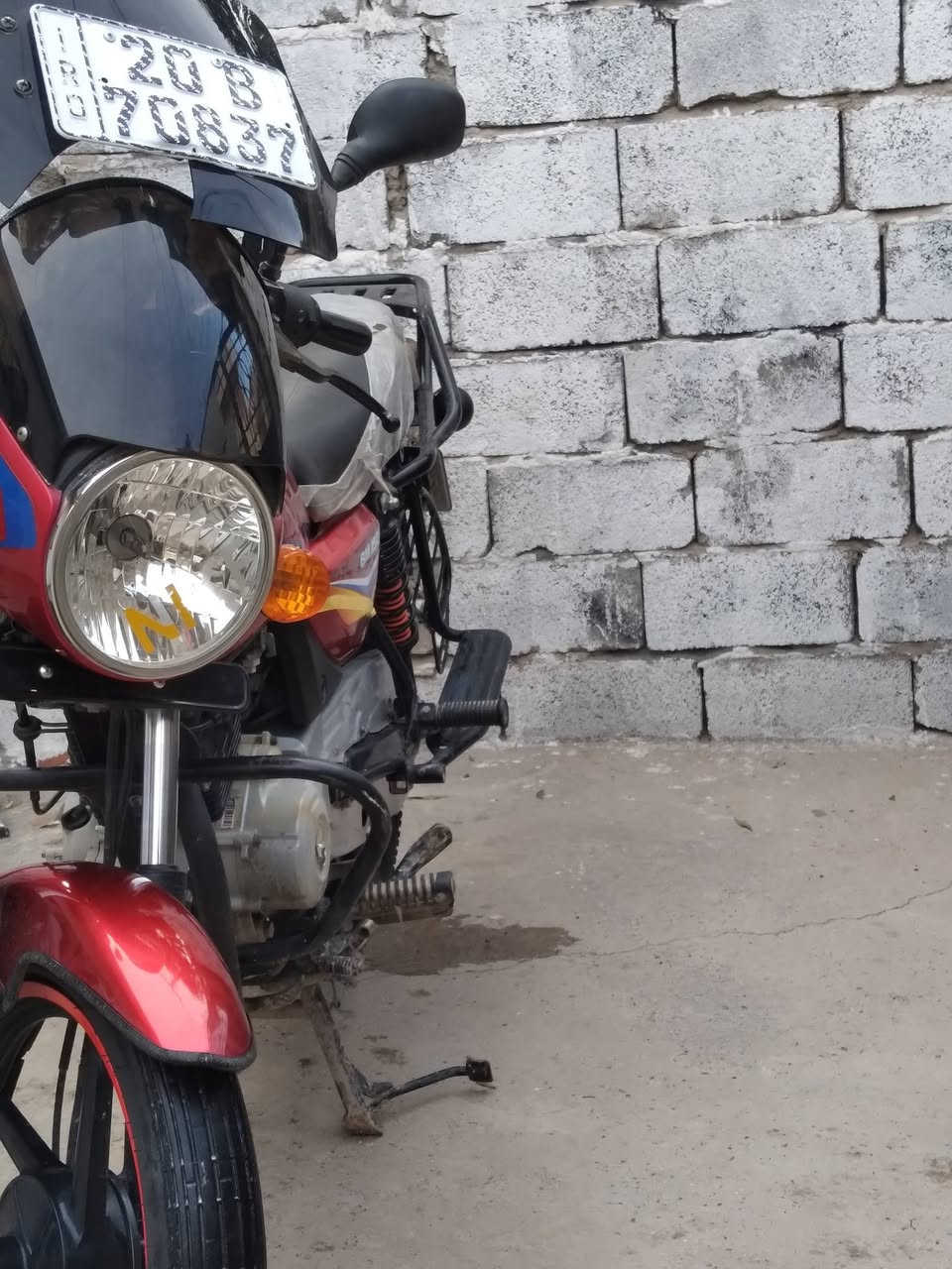 سلام عليكم بوكسر مديل 22 كفاله عامه جديد جديد جيب وياك فيتر وتعال دراجه مامشتغله دلفري ابدددددد
كفاله عامه مرقم ديالئ دراجه ماشية 11 الف حقيقي 
السعر مليونين و ١٥٠ وبيه مجال حك الجيه لو تفر بغداد كله متلكه مرقم جديد بهيج سعر 
العنوان البياع تقاطع درويش 
الهاتف. ***********
اليحب يسولف لا يتصل بس الشراي يتصل
