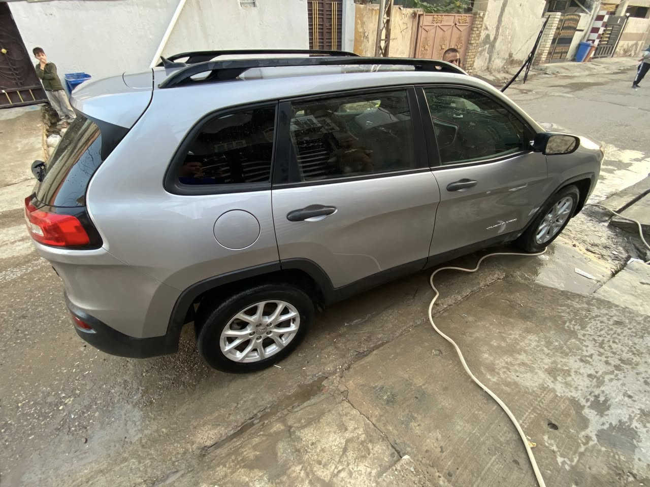 سلام عليكم
جيب شيروكي موديل 2017

ضررهه جاملق امامي فقط  ولباب توحيد لون

كير محرك مكفول 

تبريد و تتفه مكفول 

ماشيه 140 سياره بسمنه

مكاني ديالى بعقوبة المركز 

سعر 127وبيه مجال حك جيه 

***********

بيع فقط
