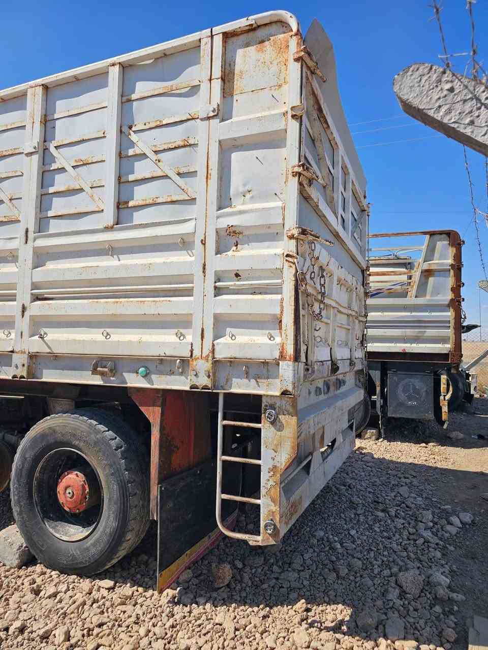 عربه جناب حداديه اردنيه شاصي 16 ثلاث دناكير برينه الطول 12وربع بدون تاير وويل السعر 90 مجال بسيط  متواجد في معرض بغداد الحديث  العنوان الانبار الرمادي منطقه الشراع الخط السريع للتواصل 
***********
