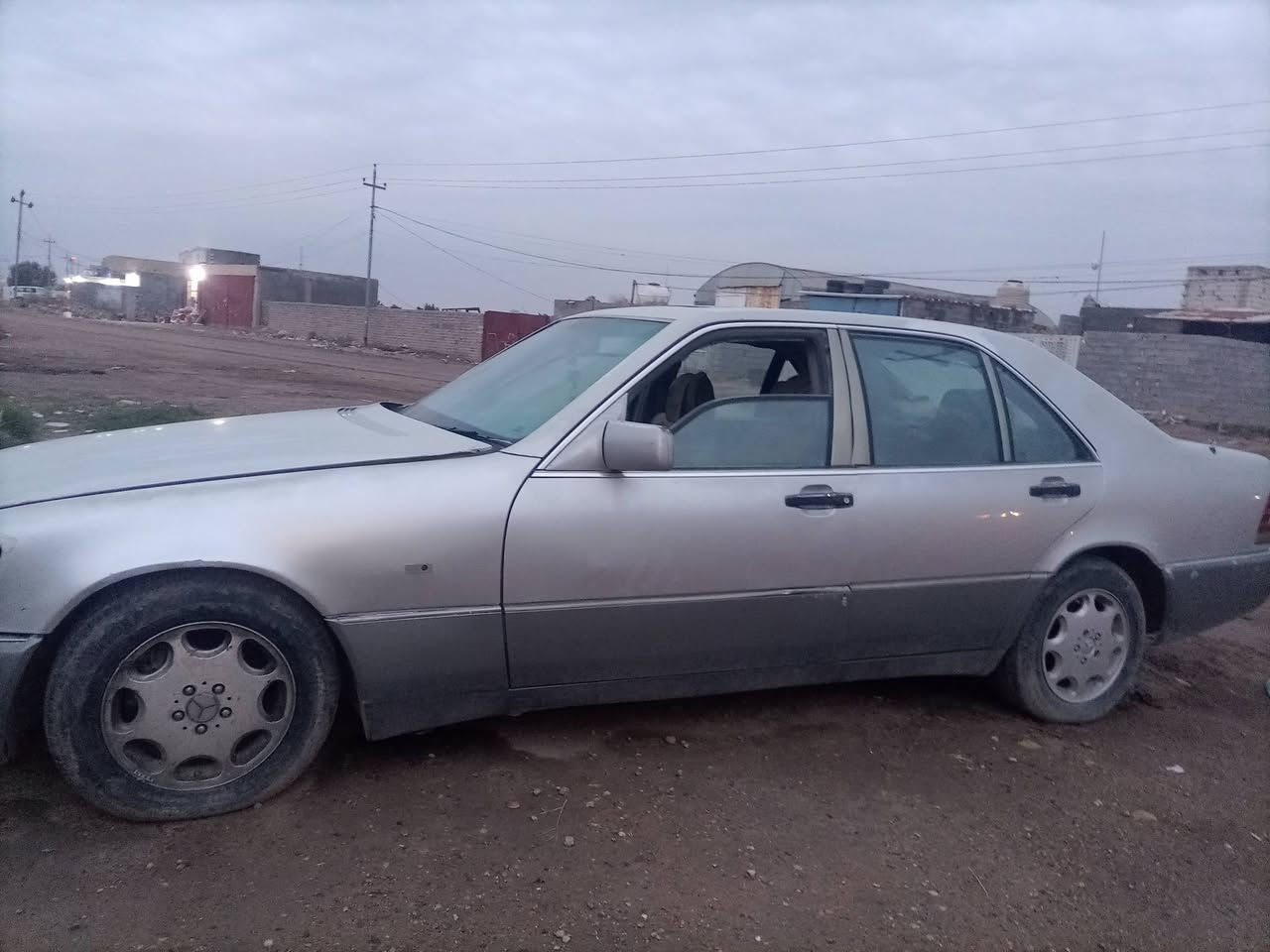 سياره مارسدس للبيع ***********
