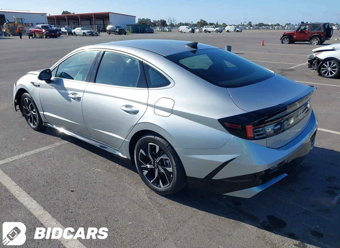 شـــــــــــــــــــركة مـــايباخ 
بأدارة علي عباس الخُزاعي 
وجهتك الأولى لأستيراد وتصدير السيارات

هيونداي سوناتا موديل 2024
حاليا بدبي
واصل للبصره مصلح وجاهز بدون كمرك ب155 قفل

الديوانية . حي الجزائر . شارع البستان
📞 *********** 
📞 ***********
