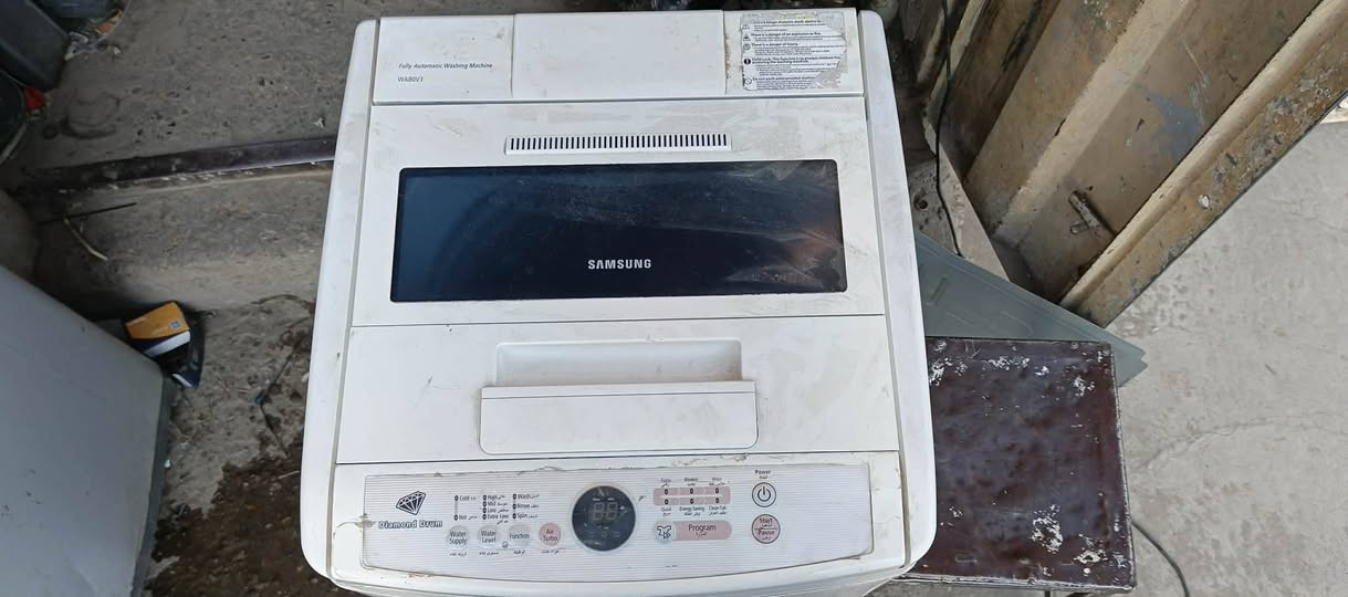 السلام عليكم زبائننا الكرام توجد غسالة سامسونج الموديل القديم شغالة كاملة للبيع السعر 150 الف للاتصال والاستفسار/***********
