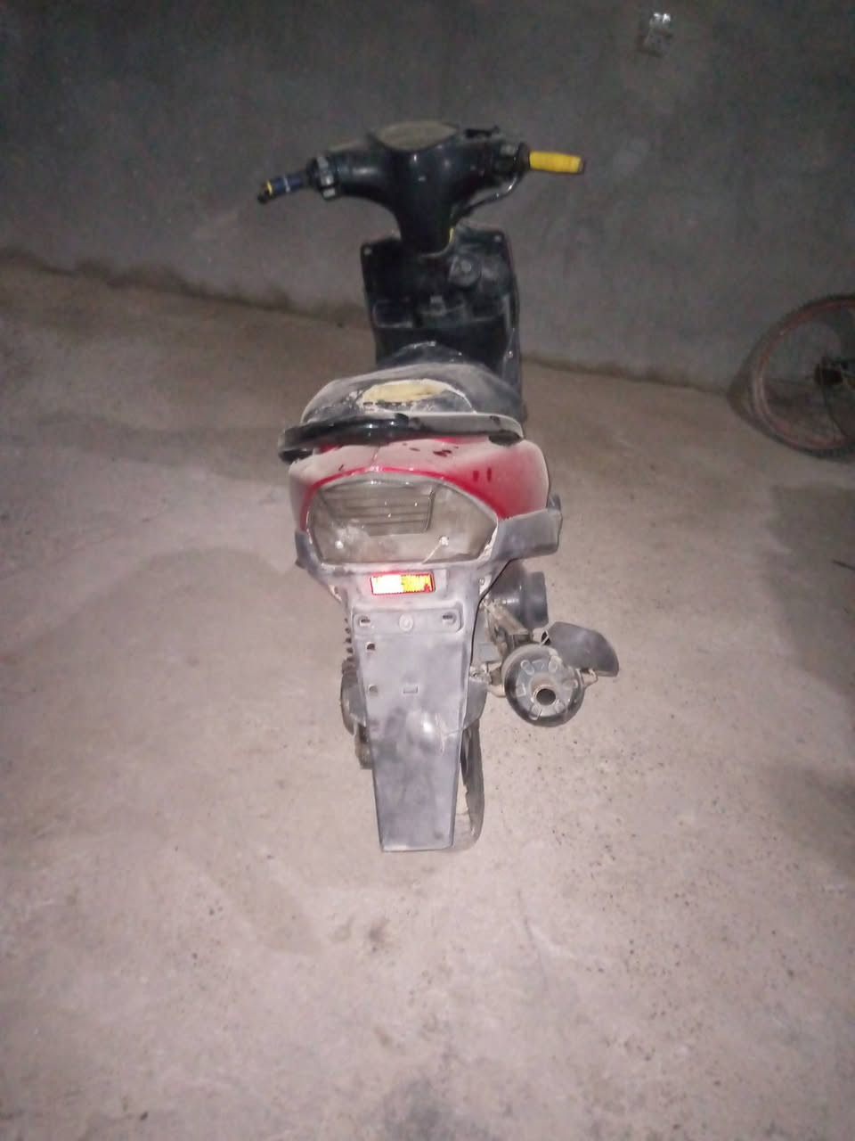 سلام عليكم ورحمة الله وبركاتة دراجه ماكس عدله نضيفه مجفته جديد مكينه خرسه صوتها ماسمعه نكره يشتغل بس ماعرف شنو القصه ما يمشي وديته لكثر من مصلح ماعرفوله البيع رايده 300 وبي مجال***********
