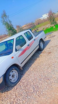 نيسان ٢٠٠٨ • بلا صبغ • اكر