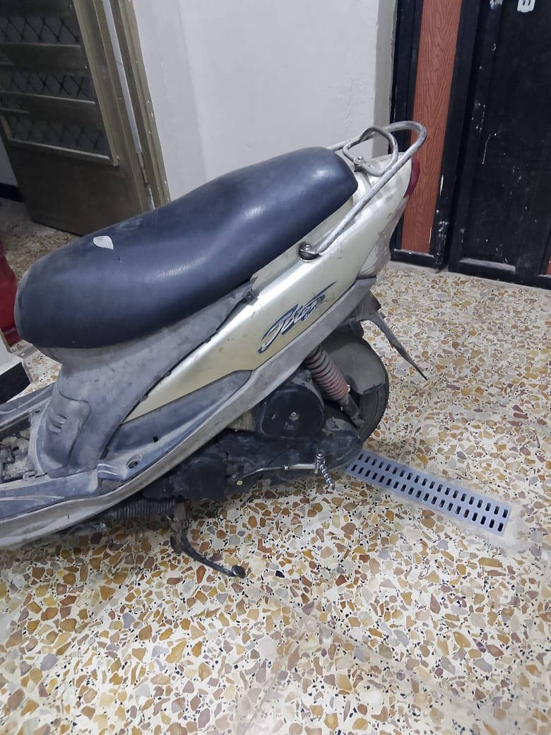 دراجه ماكس منغولي كفراتها كامله الدراجه متروكه نقصها بس كابريتر أبيعها على طفيتها مكينتها حلوه ناعمه 
السعر 300 بيها مجال 
بغداد مدينة الصدر 
غير متواجد على الفيس أو واتساب 
***********
