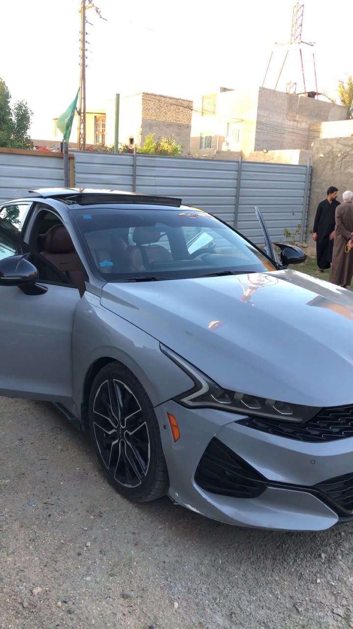 يالله السلام عليكم للبيع  ام ليلى K5 موديل 2021 فئه جي تي لاين اعلى فئه بالمواصفات فول للاخير  سياره رقم بغداد حره تحويل ثاني يوم ماشيه 41  مكينة 1600 تيربو ✈️ الموصفات  _شاشه تاب كبيره _كشن كهربائي _تدفئة كشنات _تدفئه ستيرن _شحن لاسلكي -رادار 360  -نقطه عمياء -توقف ذاتي عند الاقتراب امامي وخلفي  قياده ذاتيه تحديد مسار  مثبت سرعه  اربع انظمه قياده سماعات صوت بيوس  حساسات امامي خلفي كامرا دوارا  بنوراما  اتو هولد  سايد بريك بصمه  ترحيب عند الاقتراب دخول ذكي  صندوق ذكي متحسس  بصمه تشغيل بصمة بيبان  رادار امامي وخلفي وجانبي تبريد منفصل شاشه تبريد بيانو لايت ثلاث عدسات اصلي لد  داخل لونين اسود و احمر مختوم علامة جي تي السياره عليها ادامه كامله جاهزه على اخر حبايه  بيها منظومة غاز  حادث امريكا فقط البنيد وبالعراق مبدل لحادث مع السونار مرفقة بالمنشور السعر 175وبيه مجال لشراي مراوس عادي حسب القناعه  اخوان الما يعجبه المنشور يترك كلمه طيبه والرزق على الله مكاني كربلاء رقم الهاتف ‭٠٧٧٣ ٢٤٠ ٢٨٣٣‬
