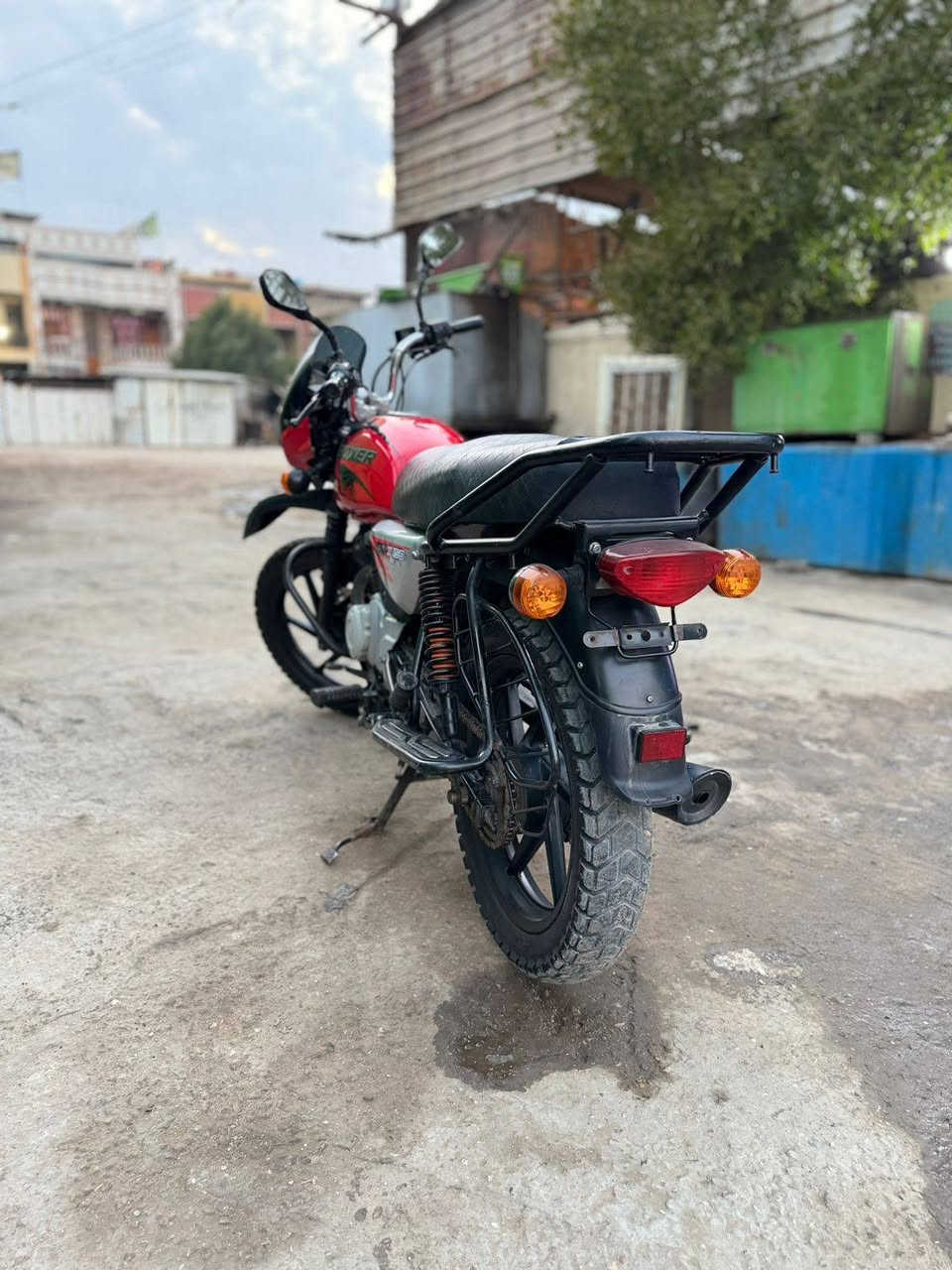 بوكسر ٢٠٢٢ جديده شرط مكفوله من كلشي بدون أوراق مكاني مدينه الصدر *********** سعر مليون
