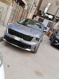 عندي سورنتو SX موديل 25 ماشيه 10 الف حادثه 3 قطع صبغ الشراء يتصل 07804...