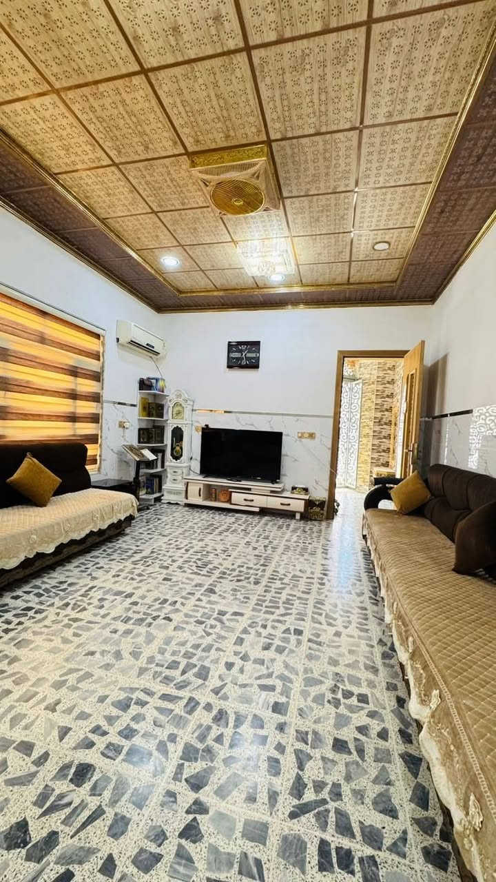 دار للبيع حي ملايين الاولئ خلف الگمرك

مساحة 200.متر 

طابقين 
5.غرف نوم + هولين + إستقبال + مطبخ 
خدمات كاملة ماء + كهرباء + تبليط 

سند بستان ملك صرف 25

عقارات دعاء الخير
حي العربي الشارع العام قبل تقاطع العريان

*********** - ***********
*********** - ***********
