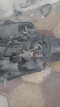 سلام عليكم دراجة بوليس مسوي بيها حادث للبيع يرادلها تعديل ويرجع سكان وصدر وترجع طبيعي
شغاله 230 الف
 مجفته مرتين ومحورة من نوزل لكابريته
دراجة كدامك شوف وراسل واتساب اي استفسار اخير مره جانت تشتغل فما بيها شي اوك
*********** 
مكاني بصرة تنومة شارع ١٦
