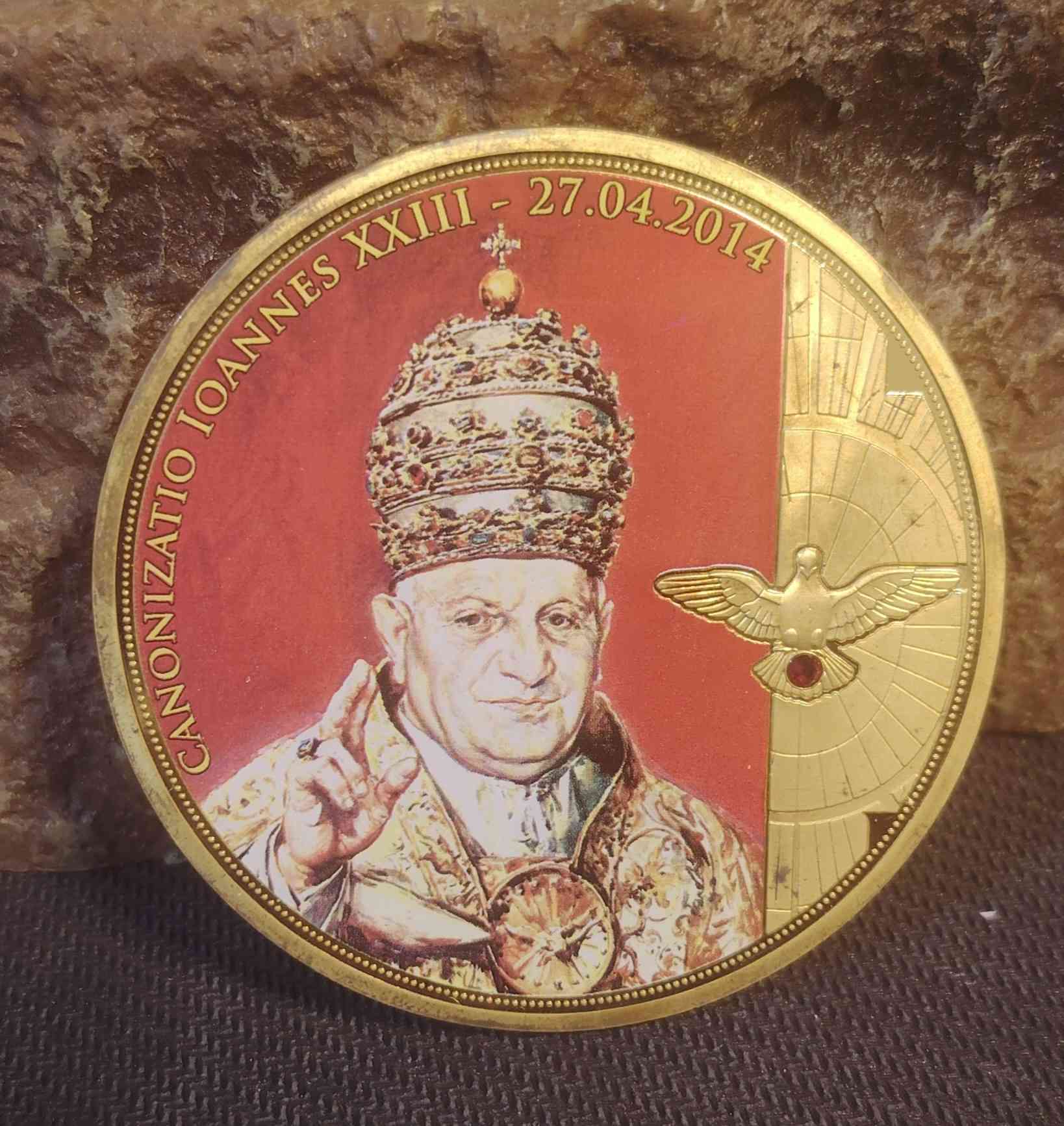 السلام عليكم.. مسكوكة أوربية تذكارية لبابا الفاتيكان...
قطر   7 سم / سمك 3 ملم /  وزن 118 غم
السعر 20.000 ..
توصيل كربلاء 3000 محافظات 5000


**إذا كنت صاحب هذا الإعلان وتريد حذفه لأي سبب، رجاءا أرسل رسالة إلى الدعم الفني**