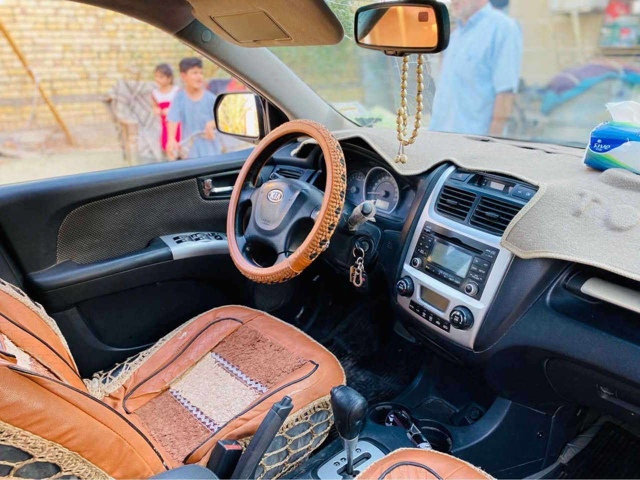 كيا سبورتج 2009خليجي رقم بغداد بسمي سنويته لل27
مكينته 6سلندر فتحه سقف 
بيع او مراوس سعرها 100وبيه مجال 
مكانه كربلاء 
*********** كربلاء, العراق
