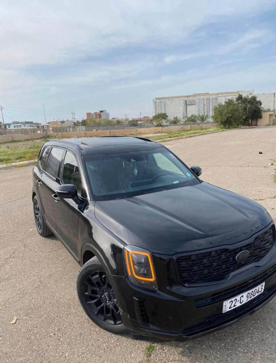 للبيع او المراوس 
كيا تيلورايد SX Prestige 2021 
لون اسود موديل 2021 فول مواصفات 
سلايت + بانوراما سقف كامل شاموا

5 كاميرات 360 درجة كامرات عند فتح الاشارة الجانبية يمين + يسار

ليد دشبول + ابواب (الوان متعددة )

كشن خزن و تبريد وتسخين مقاعد الامامية و خلفية
بصمه 
تشغيل عن البعد 
دبل اكسل فور ويلAWD 
صندوق شفت كهربائي 
تبريد مركزي ثلاث قطع 

وايرلس مال شحن 
رادار امامي + رادار جانبي + رادار خلفي 

حساسات خلفيه 

لايت زينون بلادي شريكه 

شاشه كبيره كاميرات 360درجه 
انضمة للقياده
(Smart,Comfort,Snow ،Normal،Sport)

ماشيه 79 الف مايل و قابل ل زايدة  

سيارة السيرفس كل شهر بشركة MOTUL اربيل و سياره مصلحه تصليح درجه اولى بدون نواقص 

السيارة مو حزام ابيعلك حزام لان مو كل القطع مصبوغة وعلى الفحص

رقم الشاصي :
5XYP5DHC1MG114742 
بجم كبس 
ايرباك استيرن + دشبول بلادي شريكه 

بس ايرباك البردة طاك 
السعر  185 وبيها مجال للطيبين

وعليها غرامة تنزل من السعر ( السيارة مرقم اربيل ) و سيارة ب اسمي و تحويل ثاني يوم 
كلشي ذاكر بالمنشور واي استفسار راسليني وتدلل

*********** أربيل, العراق
