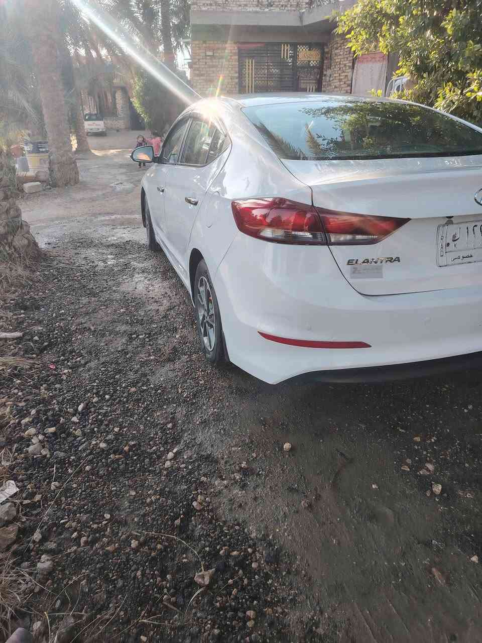 السلام عليكم 
النترا 2017 خليجي فول مواصفات عدا البصمه 
بيها جاملغ امامي مبدل جه السايق وبنيد بارد وجاملغ خلفي معمر نفس الجهه
كير مفتوح خير من الله
بيها رصعات بلقماره صغار 
رقم بغداد السعر 116 عليها غرامات 950 ينزل 
من السعر
للاتصال ***********
