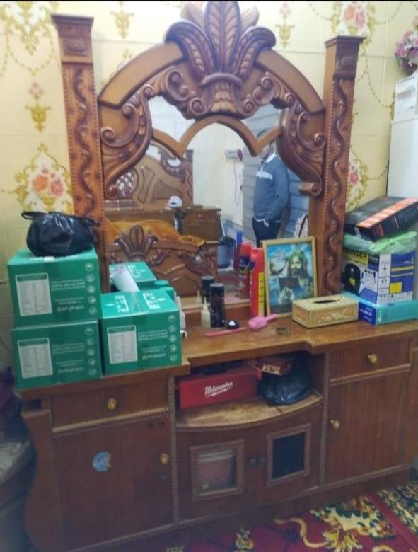 السلام عليكم اخشاب للبيع جربايه مع ميز تواليت كامل وجربايه كامله هيه والاميازه مالته والتاج 
المكان سوق الشيوخ الحي العسكري
السعر خاص


**إذا كنت صاحب هذا الإعلان وتريد حذفه لأي سبب، رجاءا أرسل رسالة إلى الدعم الفني**