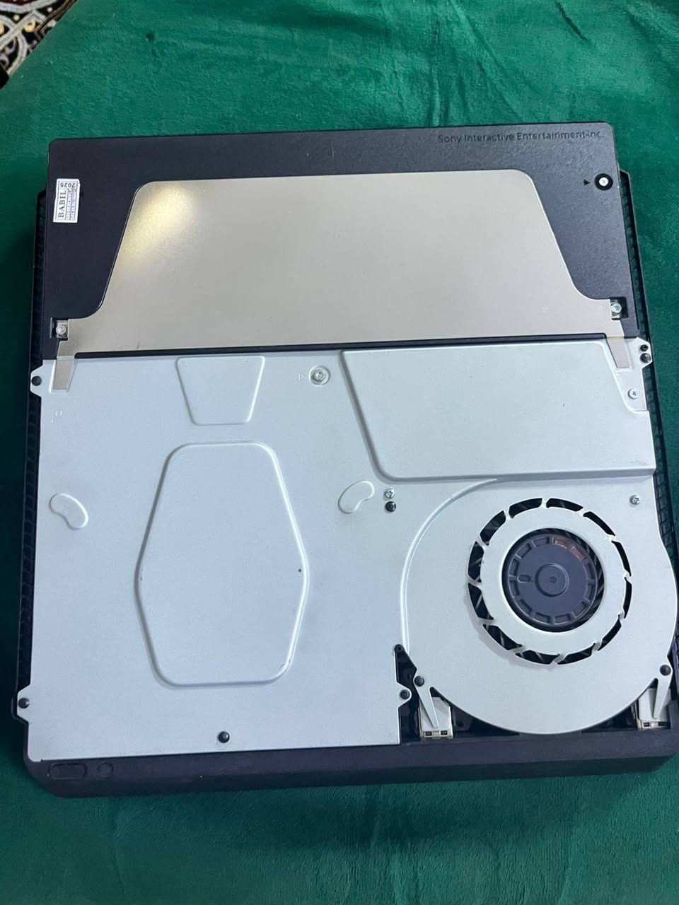 سلام عليكم بلي4 مهكر نظيف ما مفتوحه و مامصلح نضام12.52 يجي ويه يدات 2 وكل ملحقاته بي اربع العاب
سلام عليكم بلي4 مهكر نظيف ما مفتوحه و مامصلح نضام12.52 يجي ويه يدات 2 وكل ملحقاته بي اربع العاب
السعر 260 و بي مجال بسيط 
 متوفر توصيل الرقم ***********
