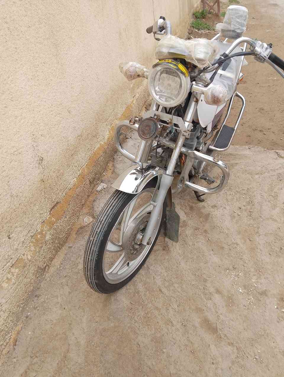 دراجه جني دبل ابلك موديل 2010 معمره جديد  السعر375 لاستفسار الاتصال ***********
