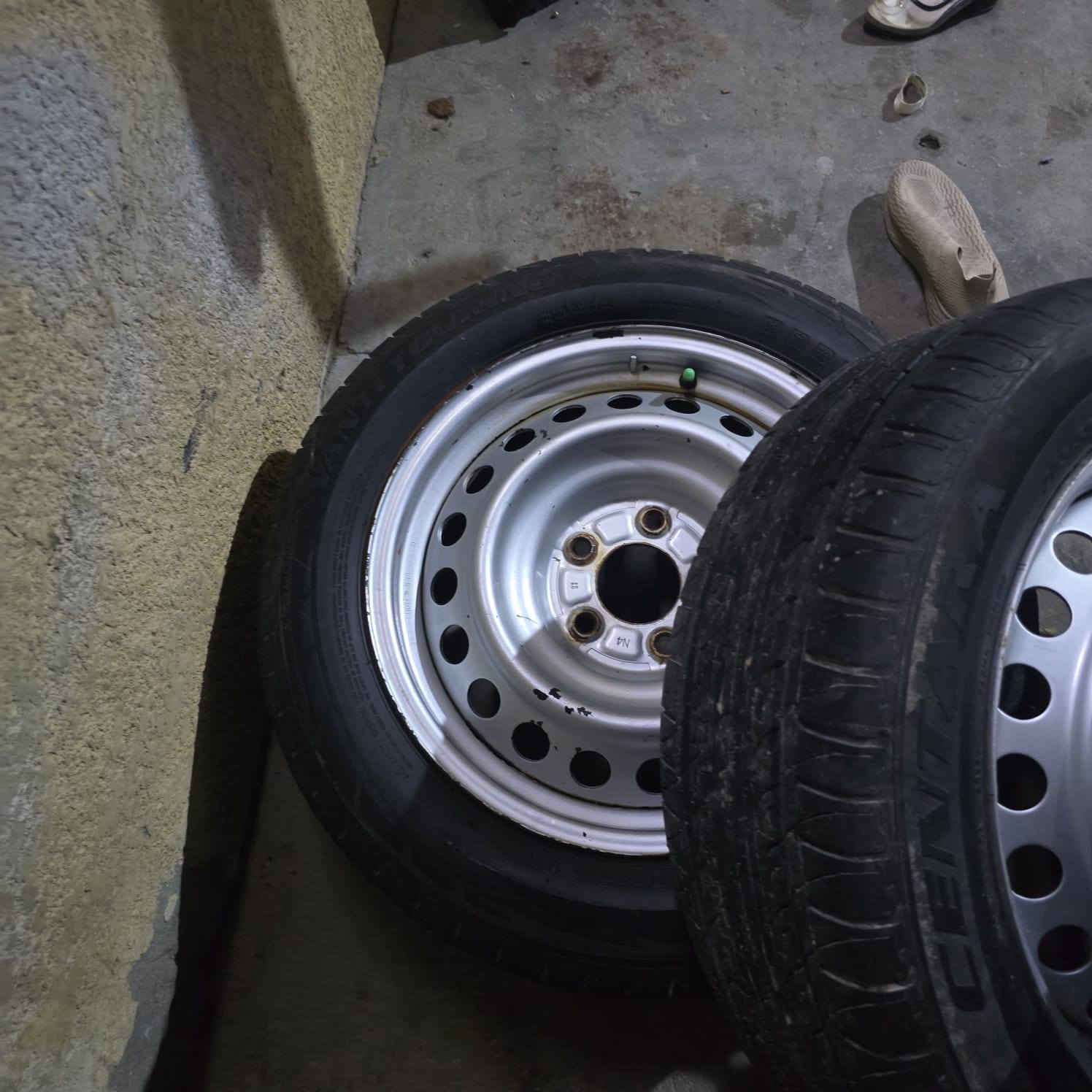 تخم تاير اخو الجديد ورنكات حجم. 16 جدد السعر 225 العنوان البصره الحيانيه ***********
