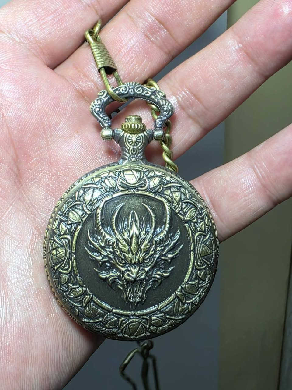 قلاده من.النتيك معه حجر هبهاب فرعوني حجر قوي جدا فول من اقوا الحجار حجر مروحن ومنجم ومكشوف مناميا فول مال زماط محبه قويه جدا تقارب تهيج ف.س اد طاعه خضوع عقد لسان.تسهيل امور تواصل خاص او واتساب *********** قلاده قديمه فرعونيه معه حجر هبهاب فرعوني فول
