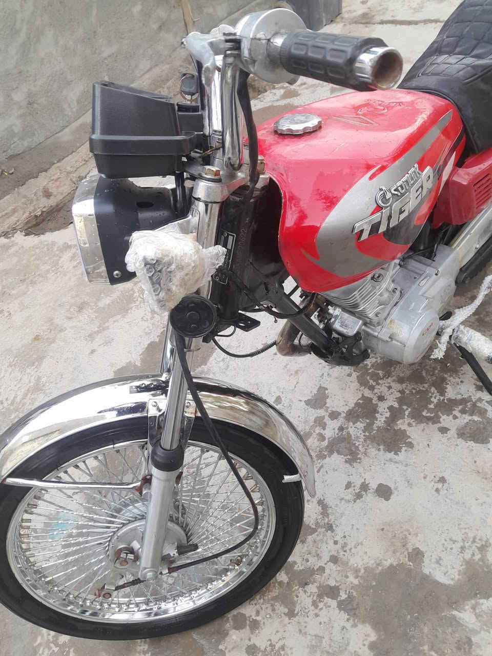 سلام عليكم دراجه تايكر موديل 21اوراق اصوالي دراجه مال  جناي على يدي مكان بابل محاويل السعر ٤٠٠ وبيه مجال ***********
