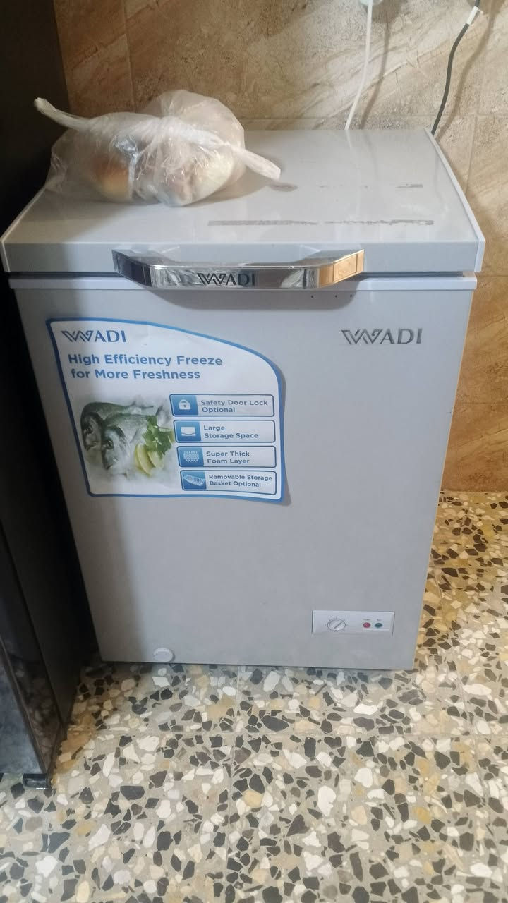 مجمده نضافه فول ما مستخدمه حجم الوسط سعرها 225 بيها مجال تجي وتشوف نضافهه مالتها ***********العنوان بغداد العبيدي شارع 20
