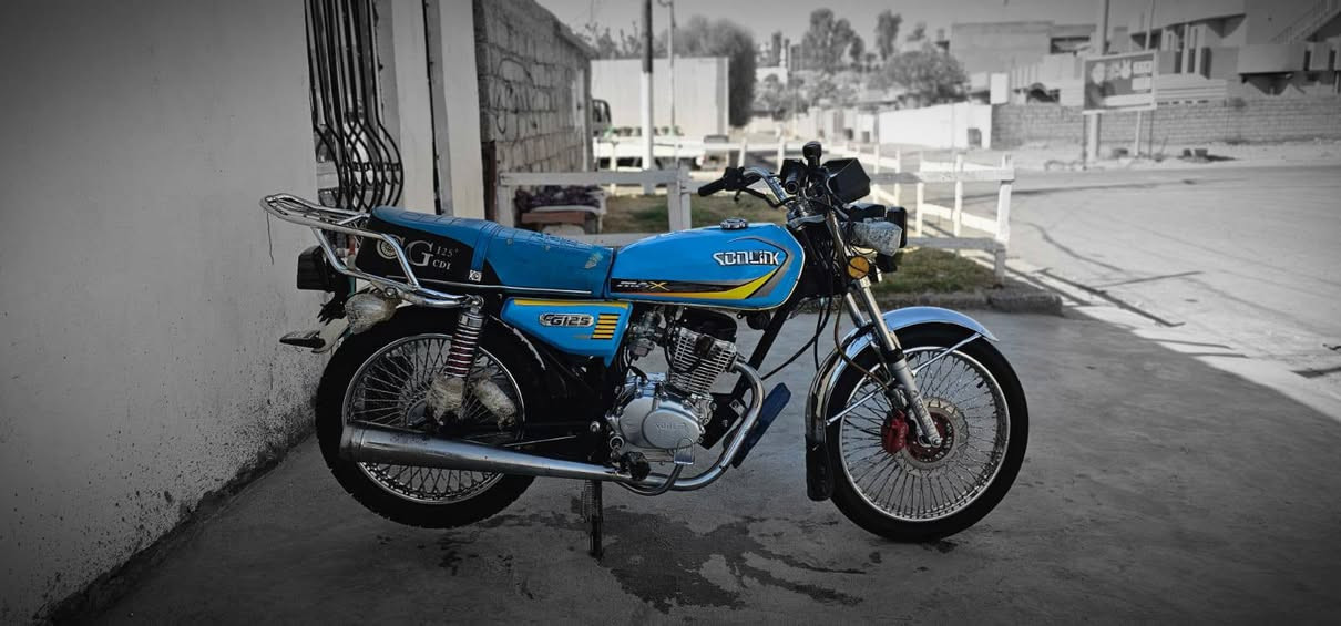 أسلام عليکم
موطور للبيع 
شركه فول 
موديل 23 باب اول 
الون أزق مميز 
برغي ما تصرف علي 
السعر 620 وبي مجال
خبر وادلل
***********
المكان /الشركاط الجميله
