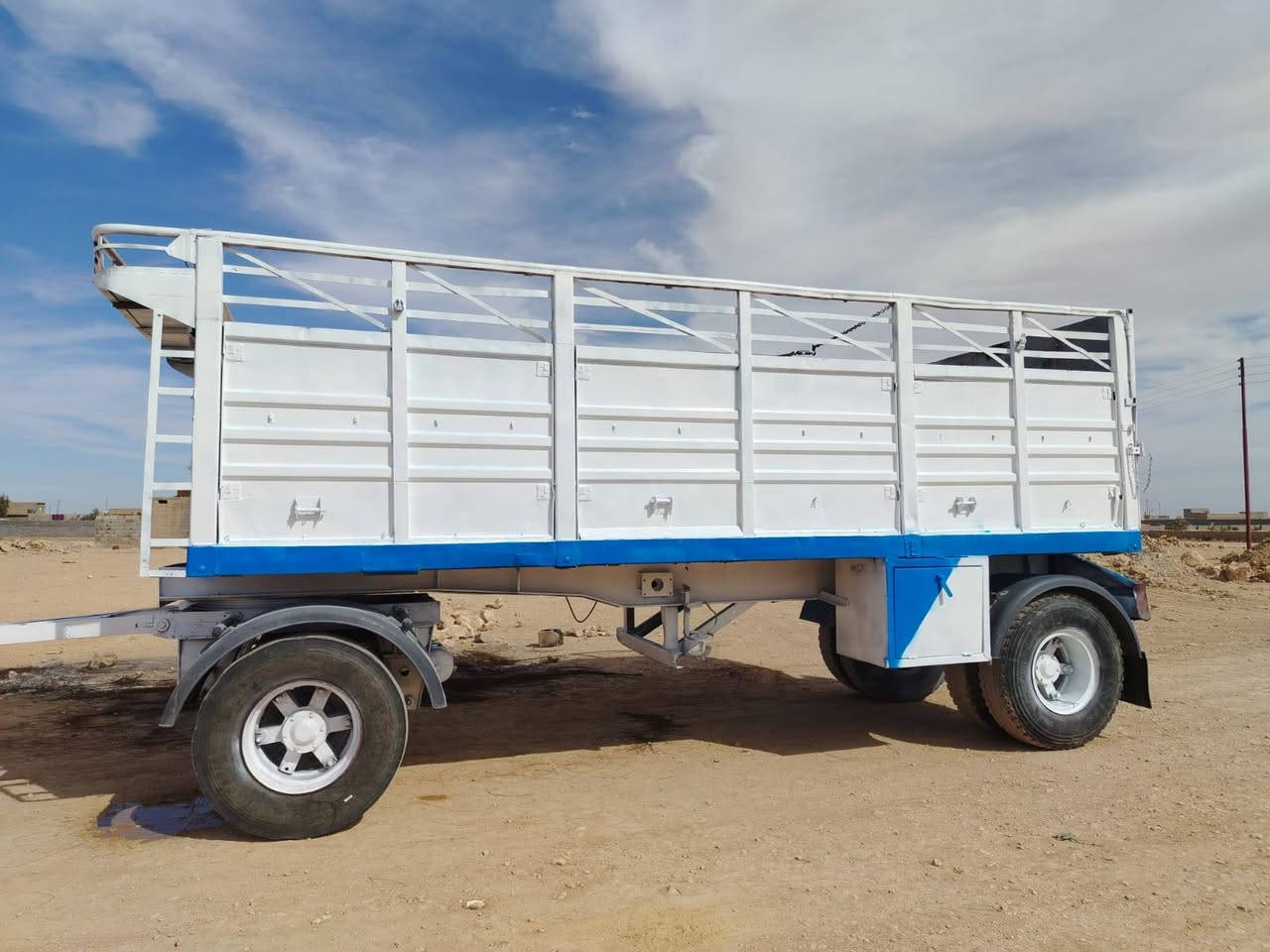 للبيع مقطوره مكفوله باقي الاستفسار عل رقم ***********/***********
