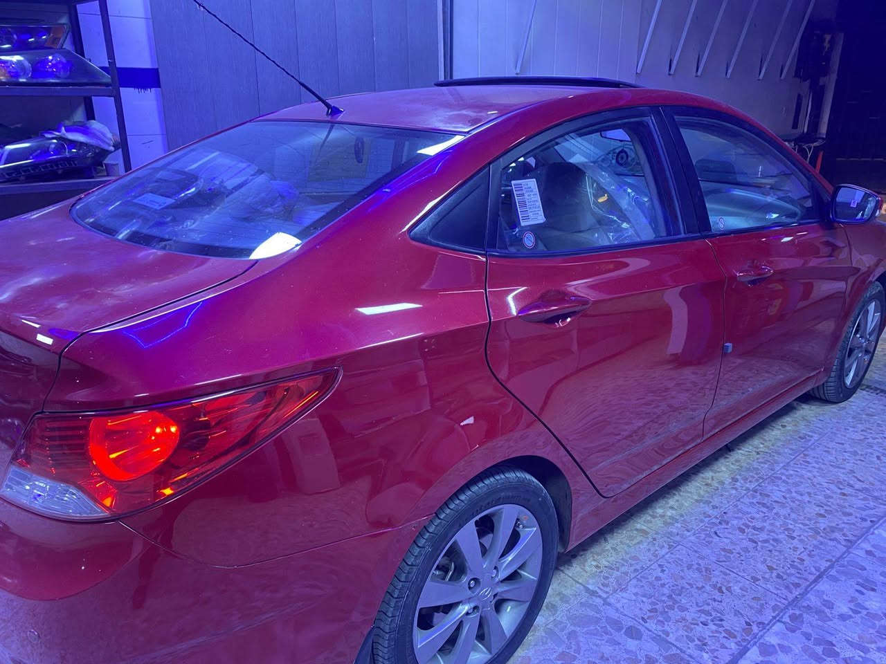 السلام عليكم اكسنت 2015 خليجي فول مواصفات بلو سياره كفاله عامه من الصبغ والفتح والتبديل والبارد سياره جديده بمعنى الكلمه شرط للسونار محرك 1600 دوش قطرتين كير ومحرك جدد تبريد ثلج صدر جديد رقم بغداد انكليزي سنويه ورقم جدد السعر 108 بي مجال مكاني بغداد الكراده ***********
