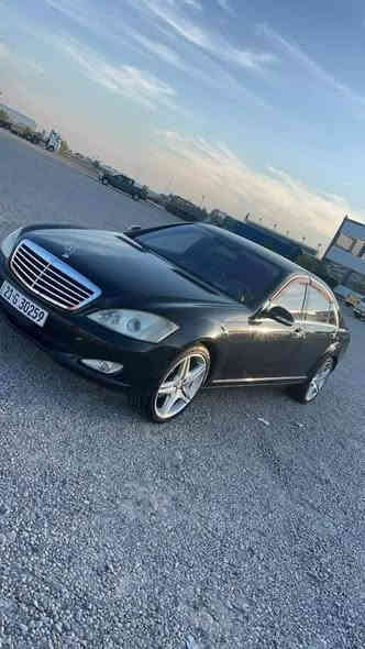 للبيع او مراوس
مارسدس / S 550 لارج باب طويل 
موديل 2007(اصل)
      
ماشيه (250 ألف KM)
لون اسود
(السياره رقم اسليمانيه)
سنوية ب اسمي
... مواصفات السياره ...
-محرك 8 سلندر 
-كير أوتو تعليک
-فتحه سقف بانوراما 
-جكات
-أبواب شفط 4
جنطه شفط
-سايد بريك بصمة
-تلفون
-ماوس
-5 بردات كهرباء 
ستيرن كهرباء
-مقاعد كهرباء + تدفئة تبريد
-قاصة
-لايتات زنون داينمك
-مري شفط وقلاب + أشاير
-زراك لايت
-مري عاكسة 
-ماوس
-3 وضعيات قيادة
-خزن ميموري
-سستم سماعات هارمن كاردون
-جي بي اس
-حساسات امامي خلفية
-رادار 
-مثبت سرعة
-انارة الداخل والدشبول متغير 
-ويل كب مال راس دجاجة
-سبير ويل كب
-شاشات خلفية
-(وبعد بيها هواي مواصفات)
       سعر 190$
السياره كل كتلوكات الشركه والأرضيات البلادية
والسياره كاملة ولكمال ل لله وبدون اي نقص 
وبالعافيه ع الياخذها ..
مكان السياره بغداد 
رقم صاحب سيارة ‭***********

